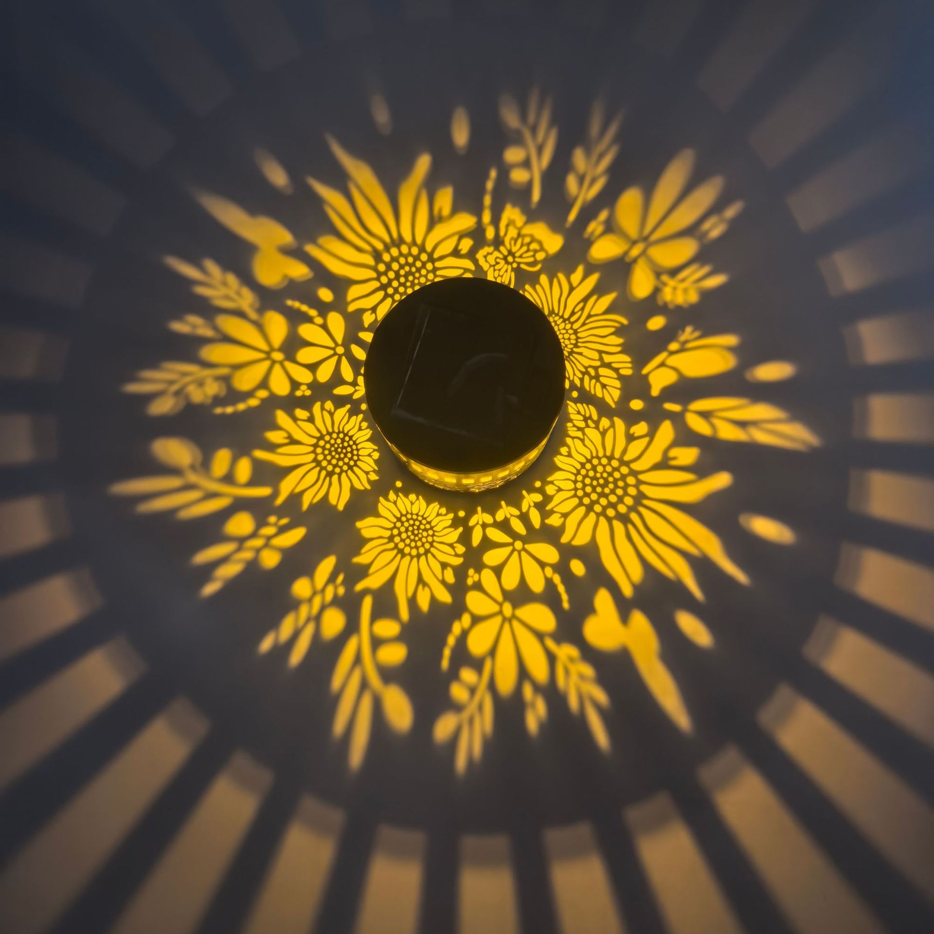 Solar Mandala Sunflower Wall Light with LED Bulbs - Waterproof Outdoor Pendant for Garden & Courtyard Decoration