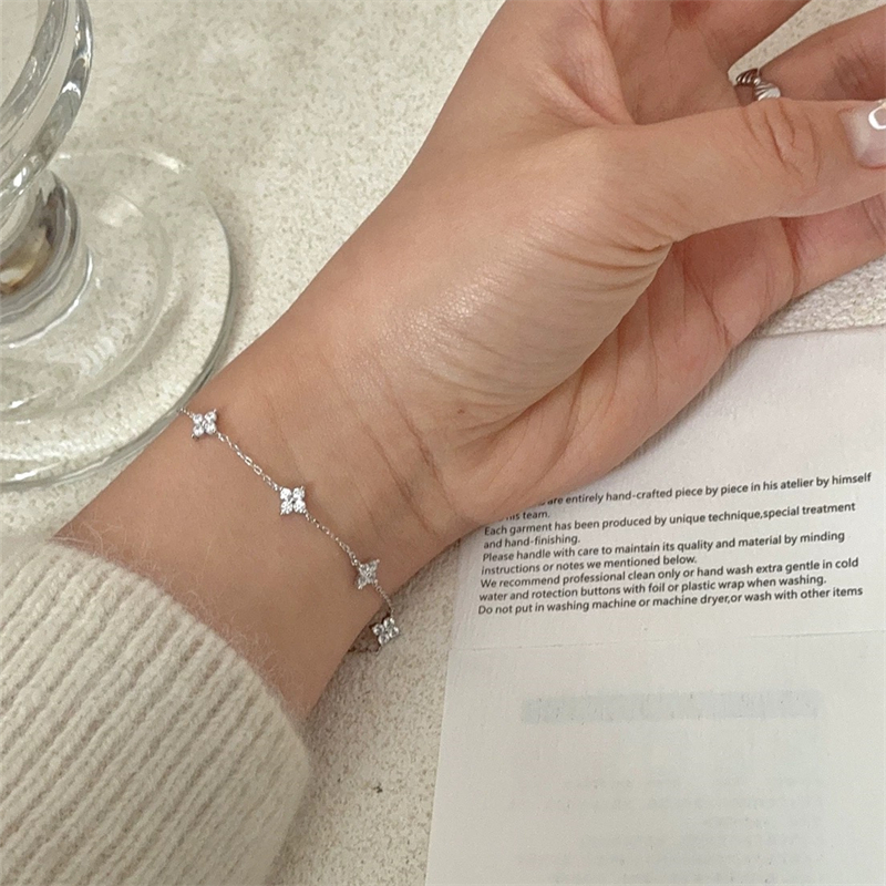 Crystal Flower Stainless Steel Bracelet for Women Elegant Korean Jewelry Anniversary Gift