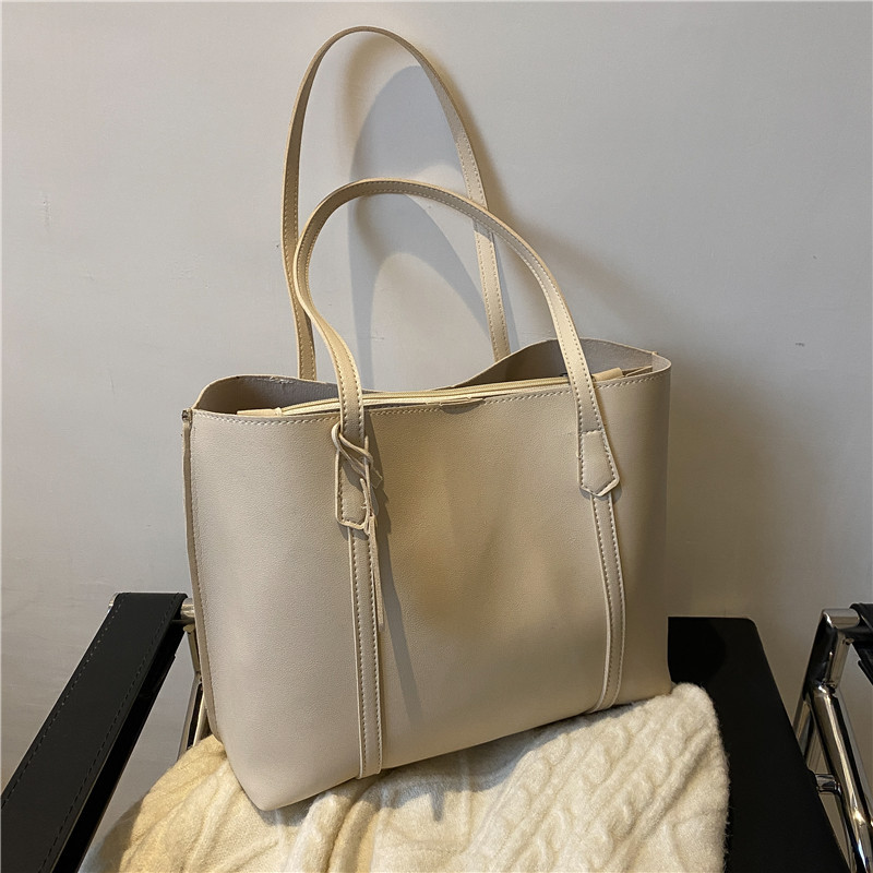 Classic Retro PU Leather Underarm Bag - Large Capacity Elegant Unisex Tote Bag for Shopping and Travel