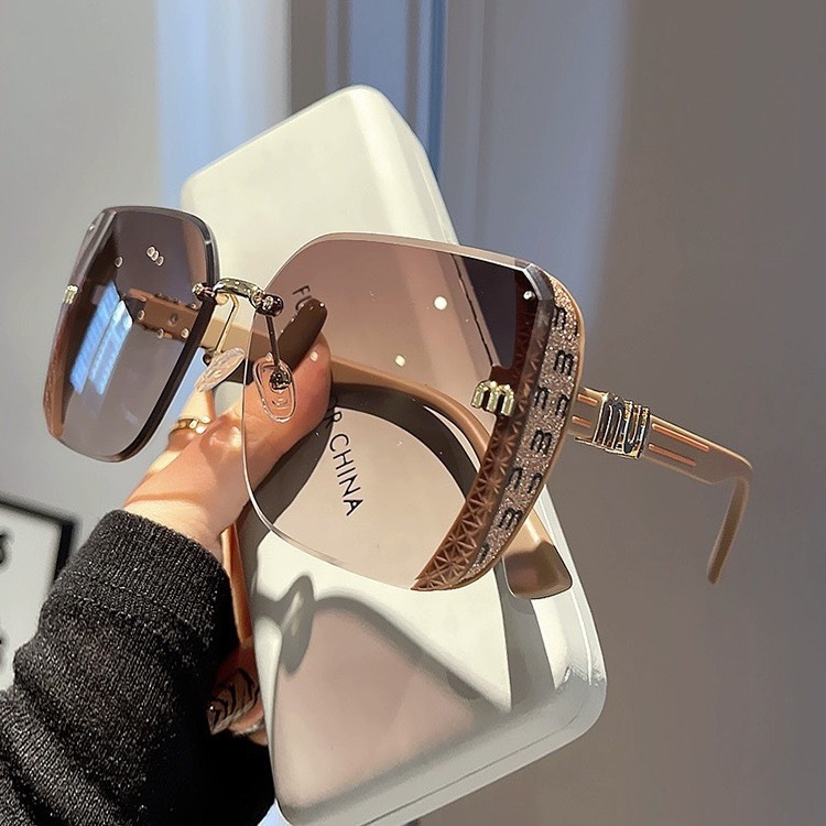 Aura Luxury Square Sunglasses for Women - Vintage Trendy Fashion Driving Glasses