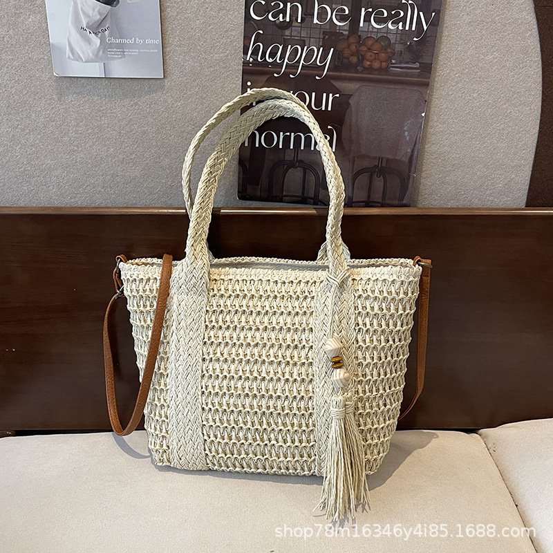 Boho Straw Woven Bag – Large Capacity Beach Tote Bag with Tassels, Relaxed Style Summer Shoulder Handbag