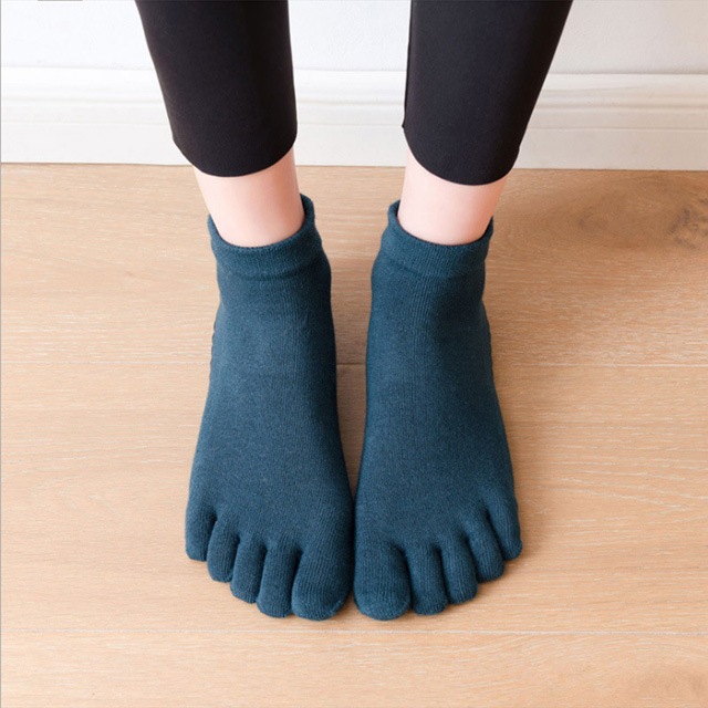 Silicone Non-Slip Yoga Socks, Anti-Slip Women Pilates Socks, Breathable Ballet Dance Fitness Cotton Socks for Ladies