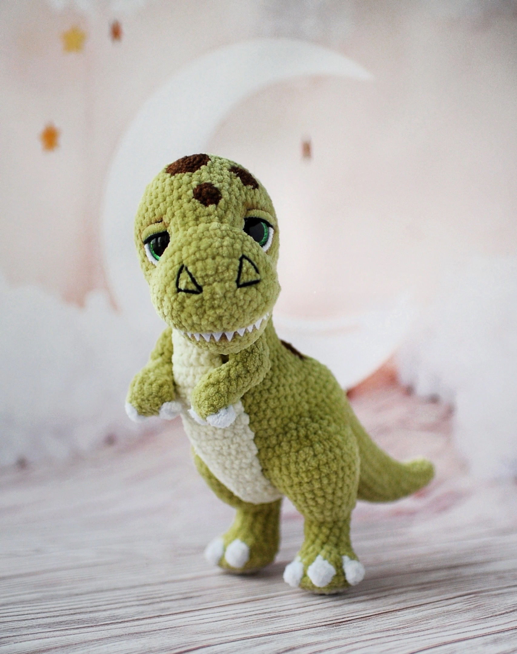 T-Rex crochet pattern, crochet amigurumi tyrannosaurus, stuf