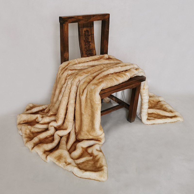 Luxury Faux Fur Blanket Soft Plush Fox Fur Throw for Sofa, Bed & Cozy Winter Comfort