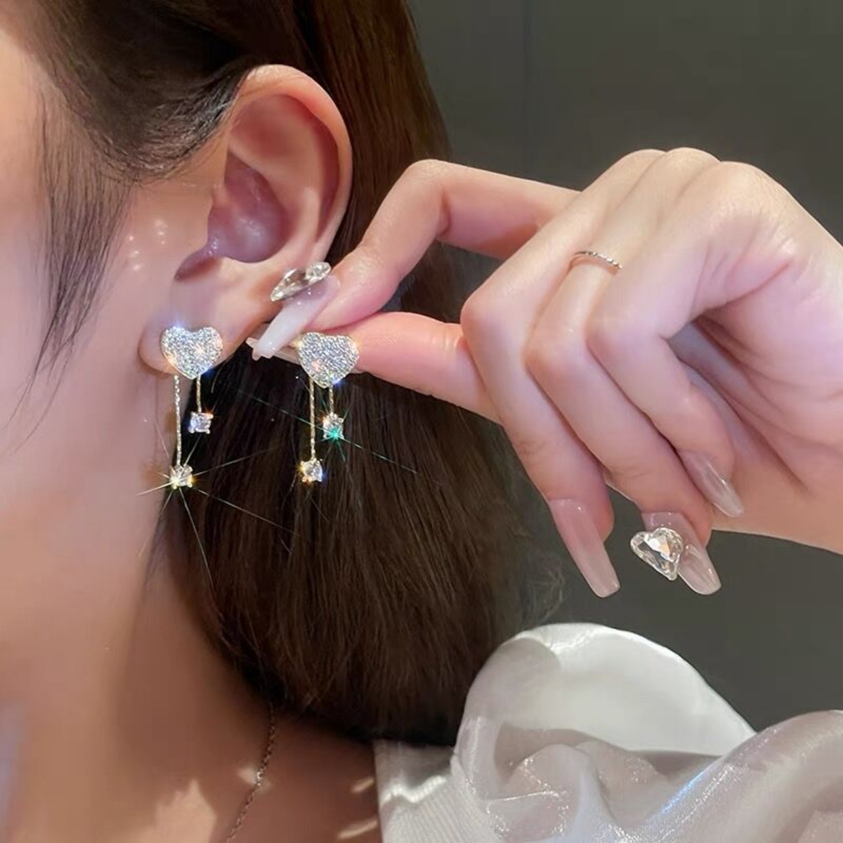 Women's Silver Needle Bow Earrings, Studded With Diamond Pearl, High-end Fashionable and Refreshing Design