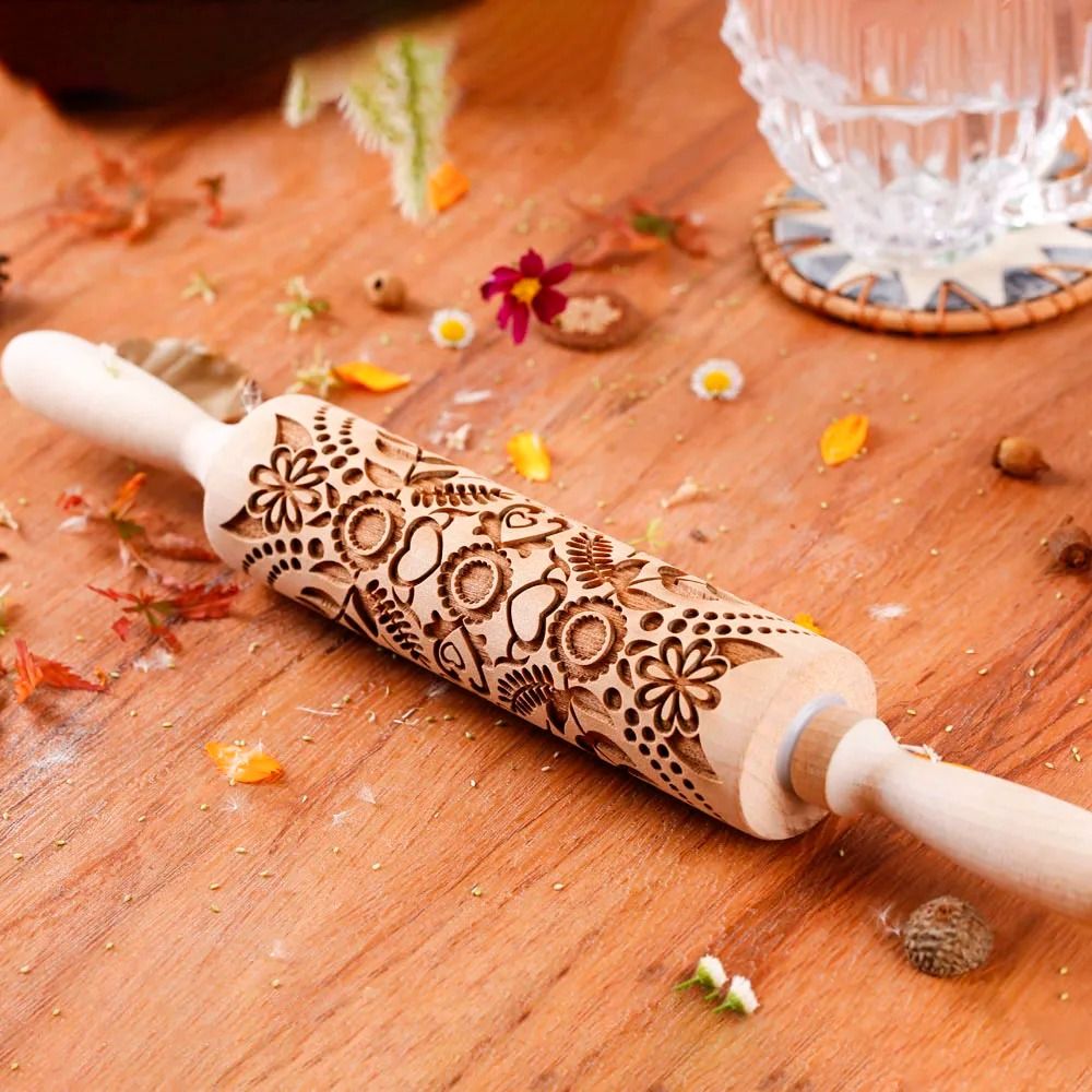 Wooden Sunflower Embossed Rolling Pin For Baking Cookies And Pastry Decoration