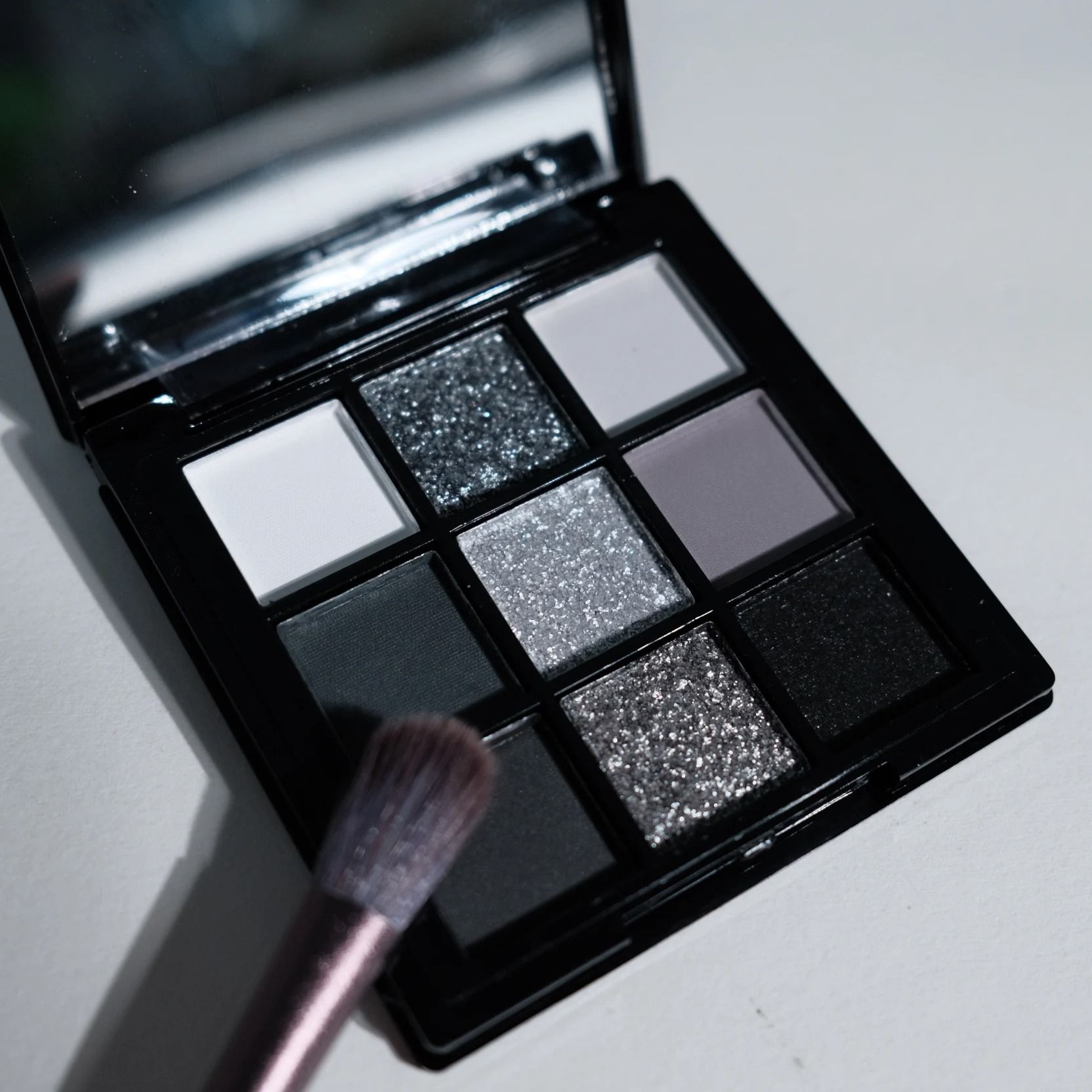 9 Color Smokey Eyeshadow Palette Matte and Shimmer