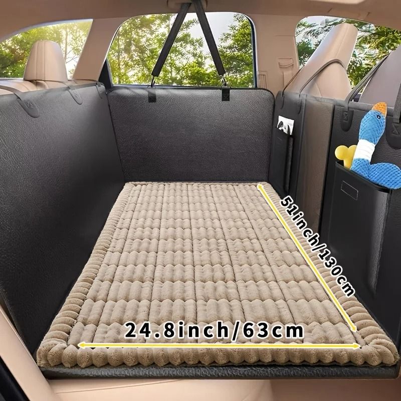 Universal Hard-Bottom Dog Car Protector – Heavy-Duty Anti-Slip & Anti-Bite Travel Mat