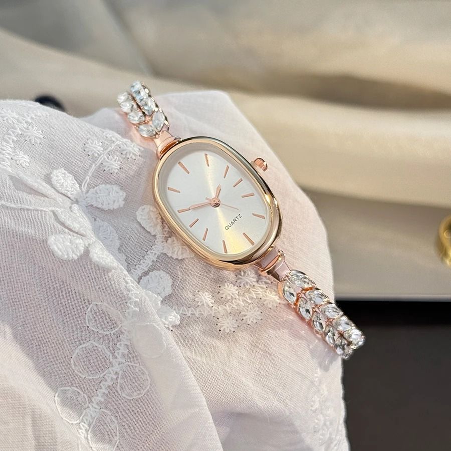 Oval Leaf-Diamond Bracelet Watch – Super Convenient Pull-Cord Quartz Timepiece with Nature-Inspired Accents