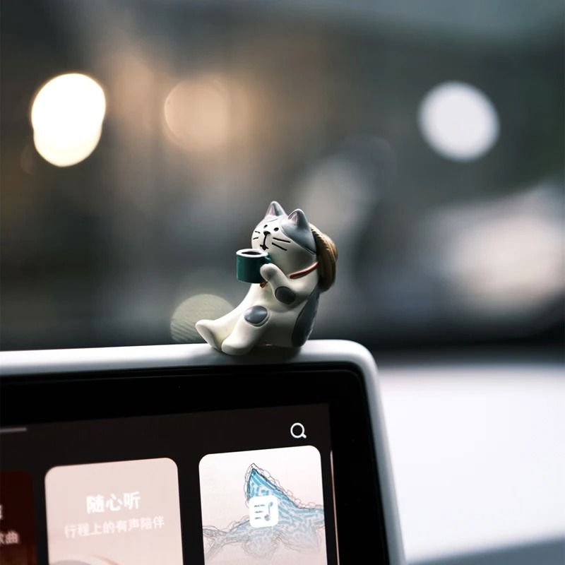 "Healing Kitten" 3D High-Detail Dashboard & Interior Ornament