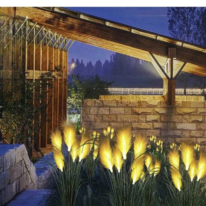 Golden-Glow Solar Reed Stakes