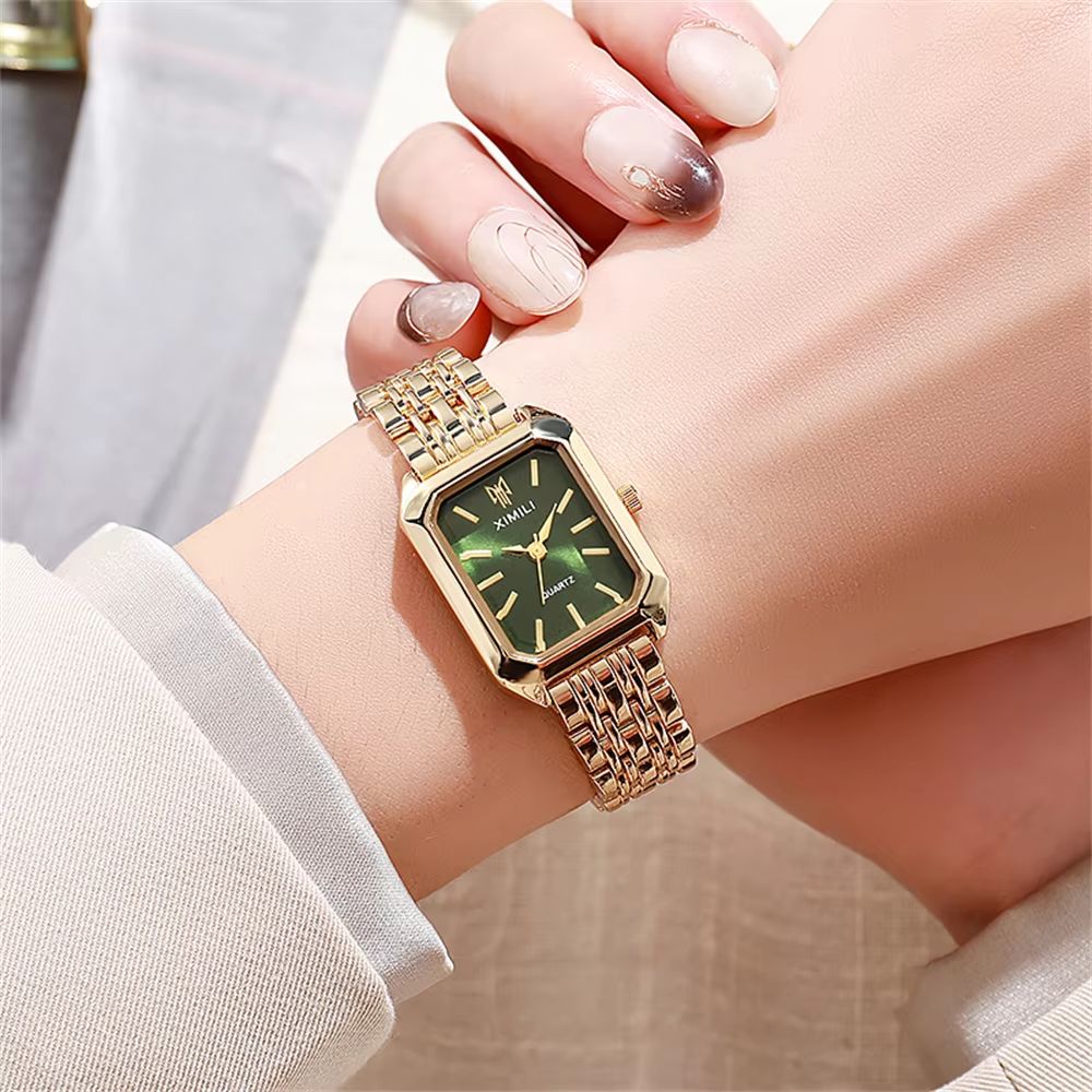 Women's Minimalist Square Quartz Watch – Fashion Sports Silicone Strap Timepiece