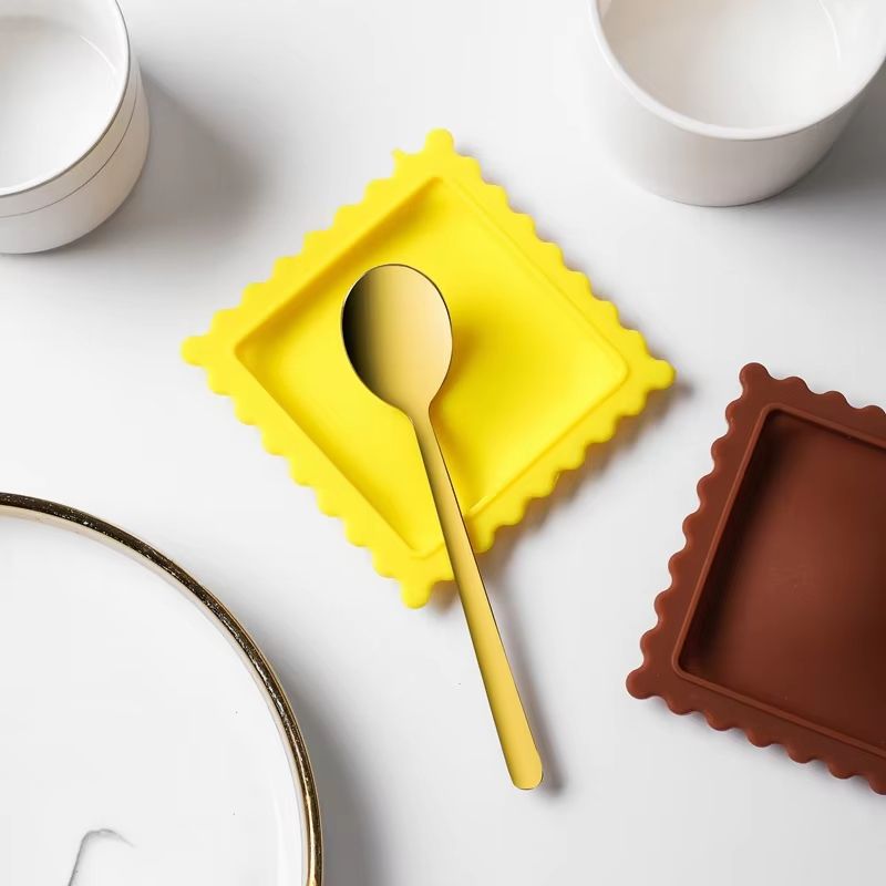 Cute Cartoon Silicone Spoon Rest Heat Resistant Non-Slip Kitchen Counter Mat for Spoons and Ladles Cute Cartoon Silicone Spoon Rest Heat Resistant Non-Slip Kitchen Counter Mat for Spoons and Ladles