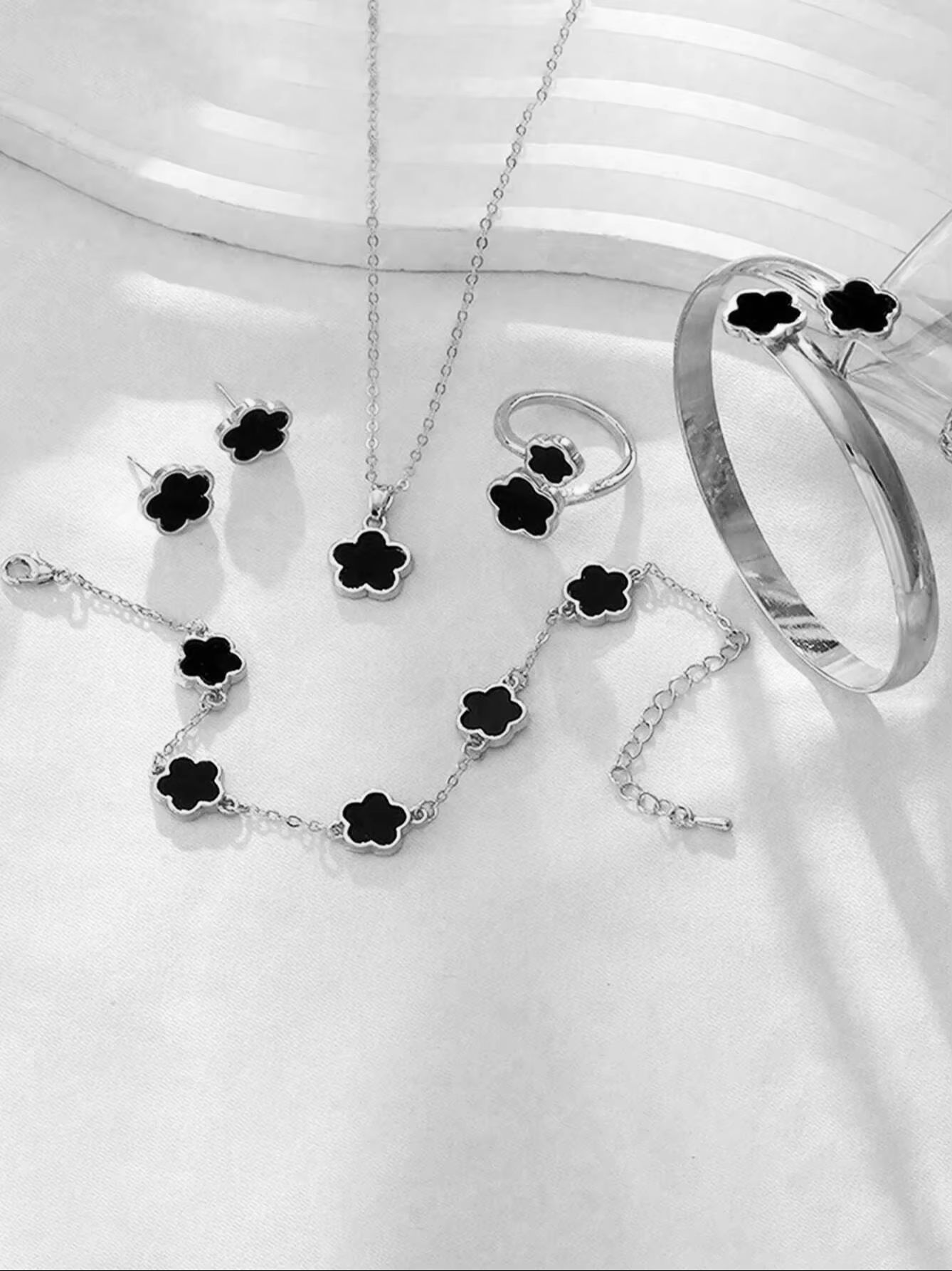 Lucky Five Petal Flower Jewelry Set For Women 5 Pieces