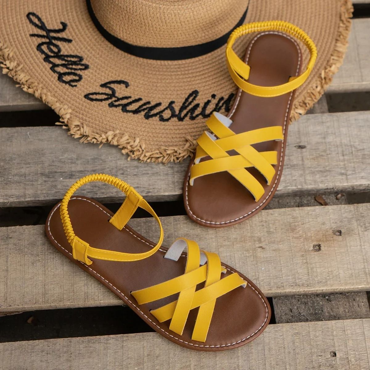 Womens Lightweight Flat Sandals with Elastic Band for Casual Spring and Summer Comfort