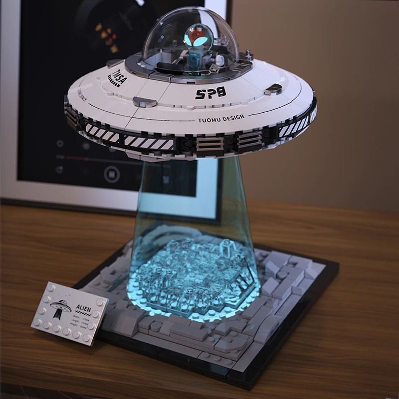 UFO Flying Saucer Building Block Set with Astronaut and Alie