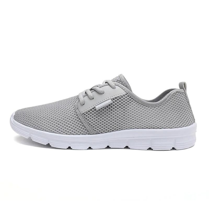 Summer Sneakers Lightweight Breathable Running Shoes for Men and Women Outdoor Beach Sports Plus Size