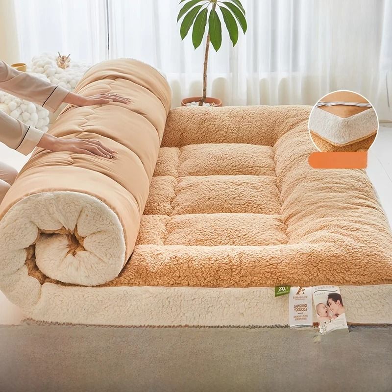 Thiened Lamb Velvet Mattress Pad Warm Soft Foldable Bedding for Home and Dorm