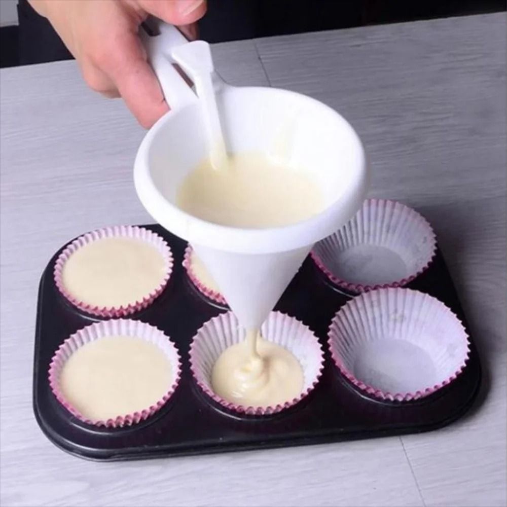 Adjustable Handheld Baking Funnel for Batter and Chocolate Dispensing