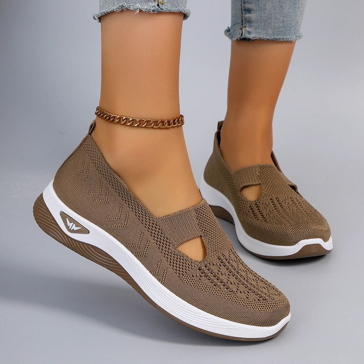 Aero-Breeze Breathable Lightweight Sports Shoes - Fashionable Non-Slip Performance Footwear