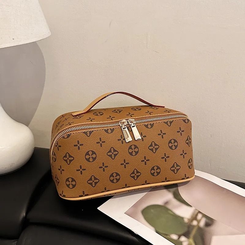 Large Capacity Cosmetic Bag PU Leather Travel Makeup Organizer with Multiple Compartments