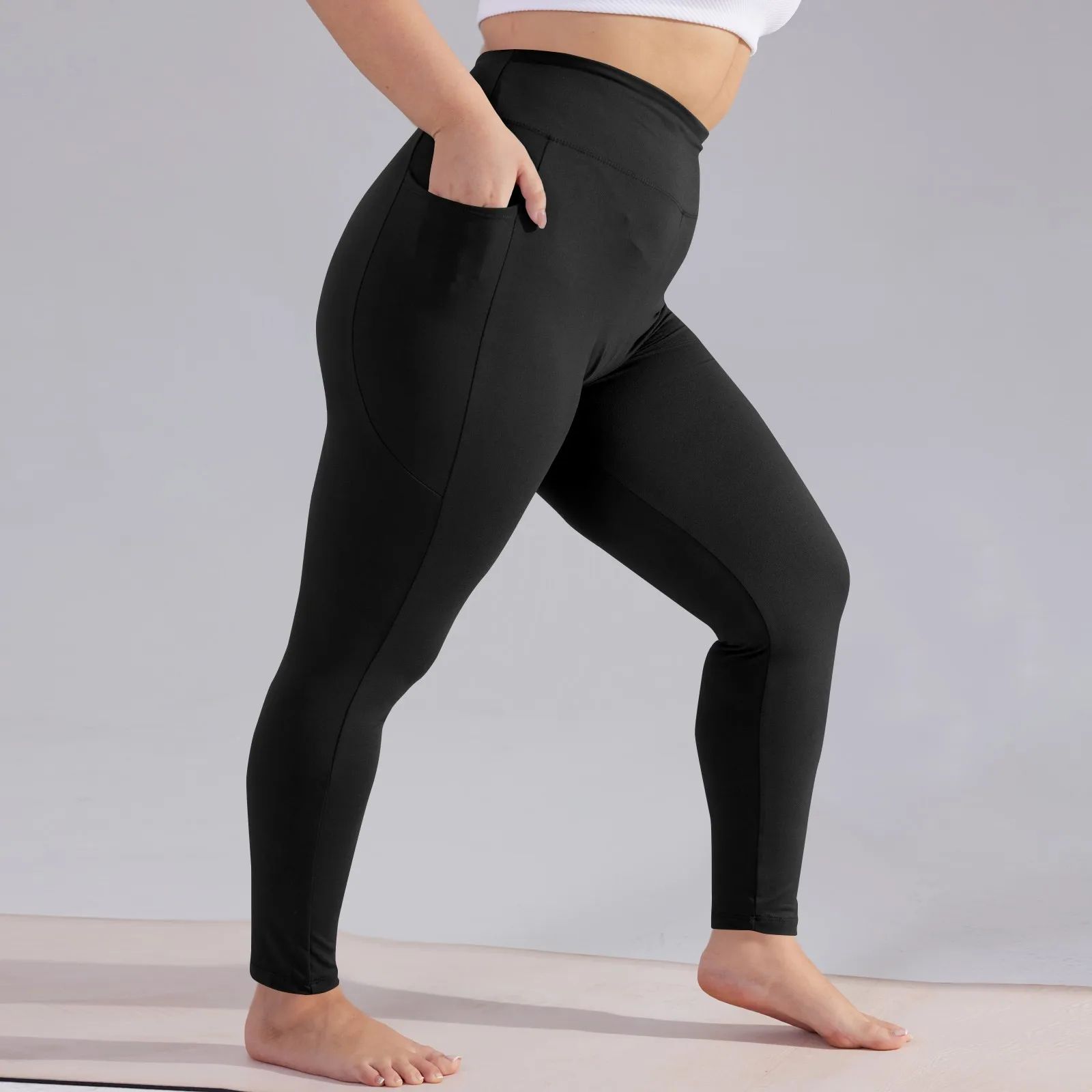 Plus Size High Waisted Yoga Capri Leggings with Pockets – Hip Lift Athletic Workout Sports Pants for Women