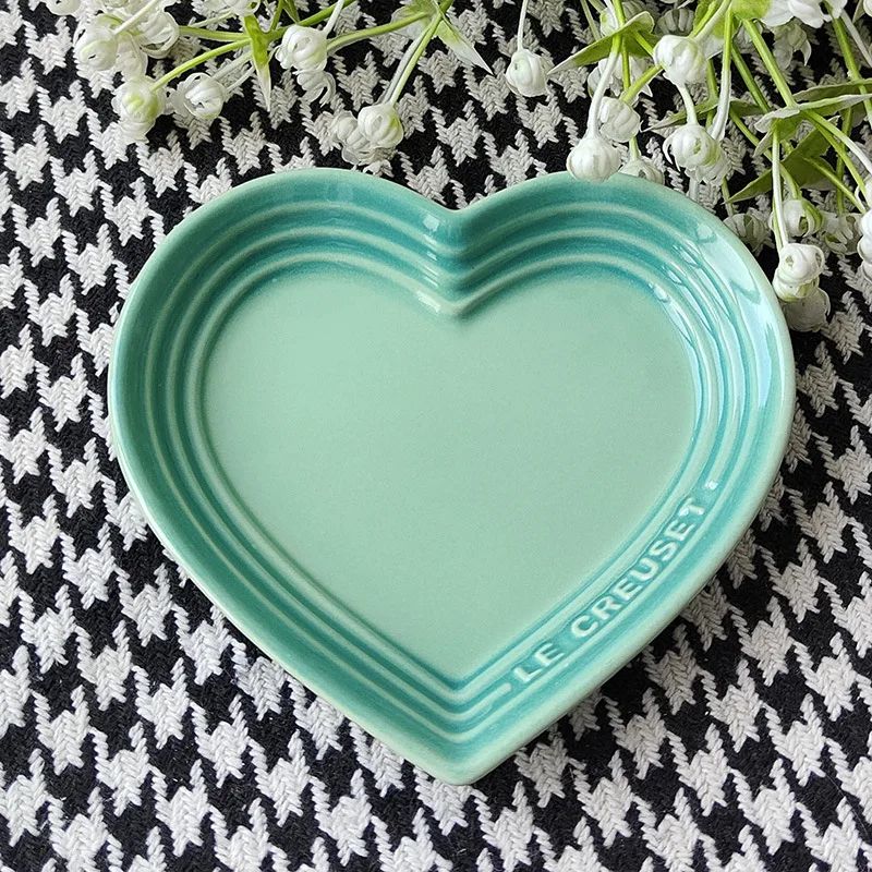 Heart-Shaped Ceramic Slow Feeder Cat Bowl 4.7 in – Wide Anti-Vomiting Pet Food Bowl for Cats & Small Dogs