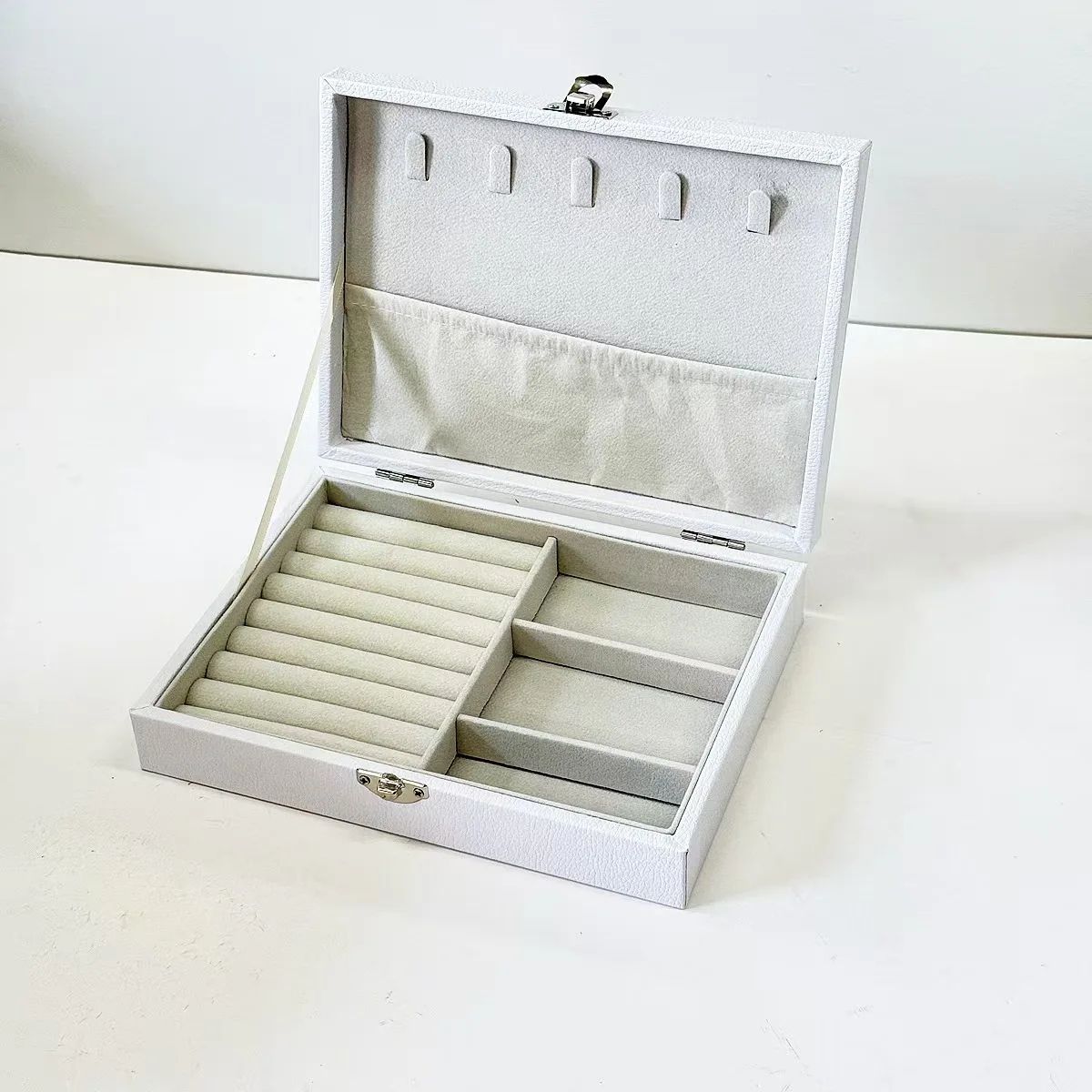 Portable Leather Jewelry Organizer Box – Travel Storage Case for Necklaces, Rings, Earrings & Accessories