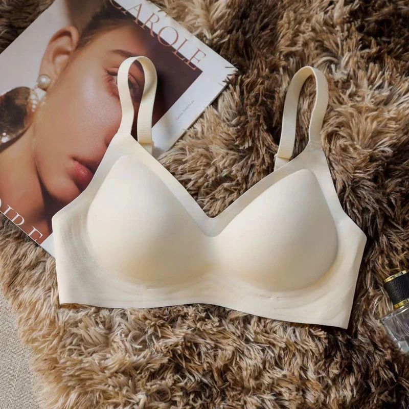 Seamless Push-Up Sports Bra – Wireless Soft Support Bralette for Small & Large Busts