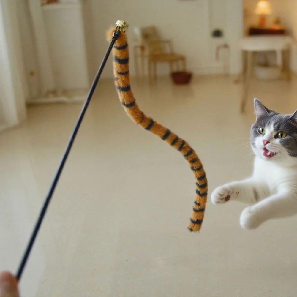Cat Worm Teaser Wand with Bell – Interactive Plush Cat Toy for Kittens & Indoor Cats