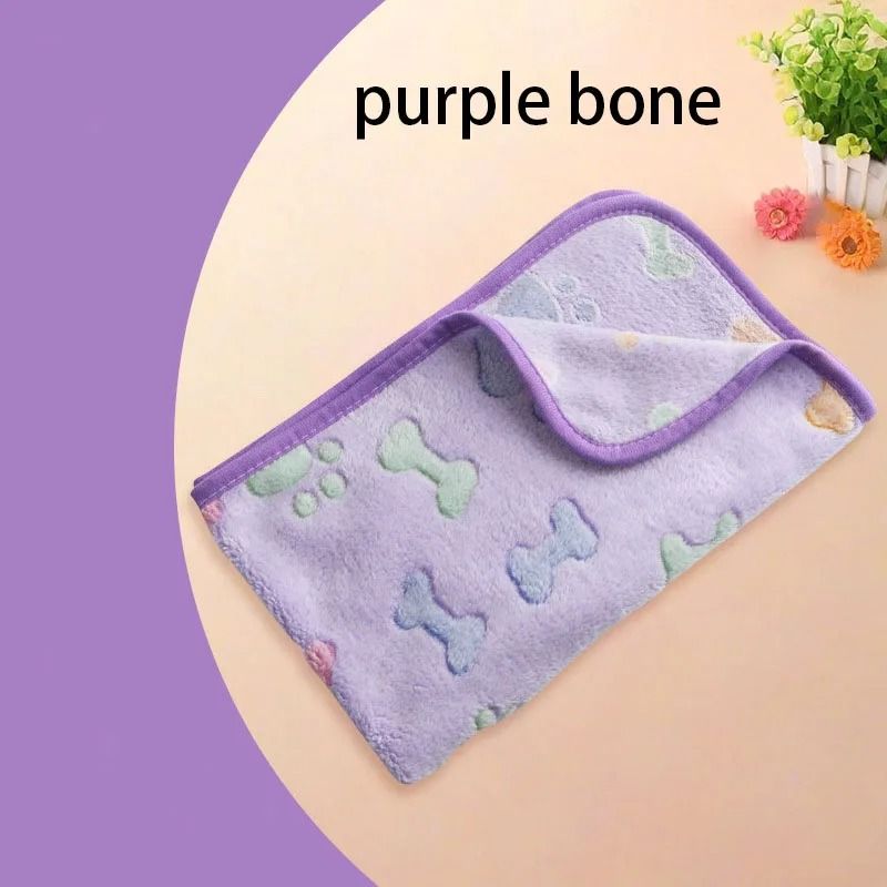 Soft Winter Pet Blanket Fleece Sleeping Mat for Cats and Dogs with Paw and Bone Pattern