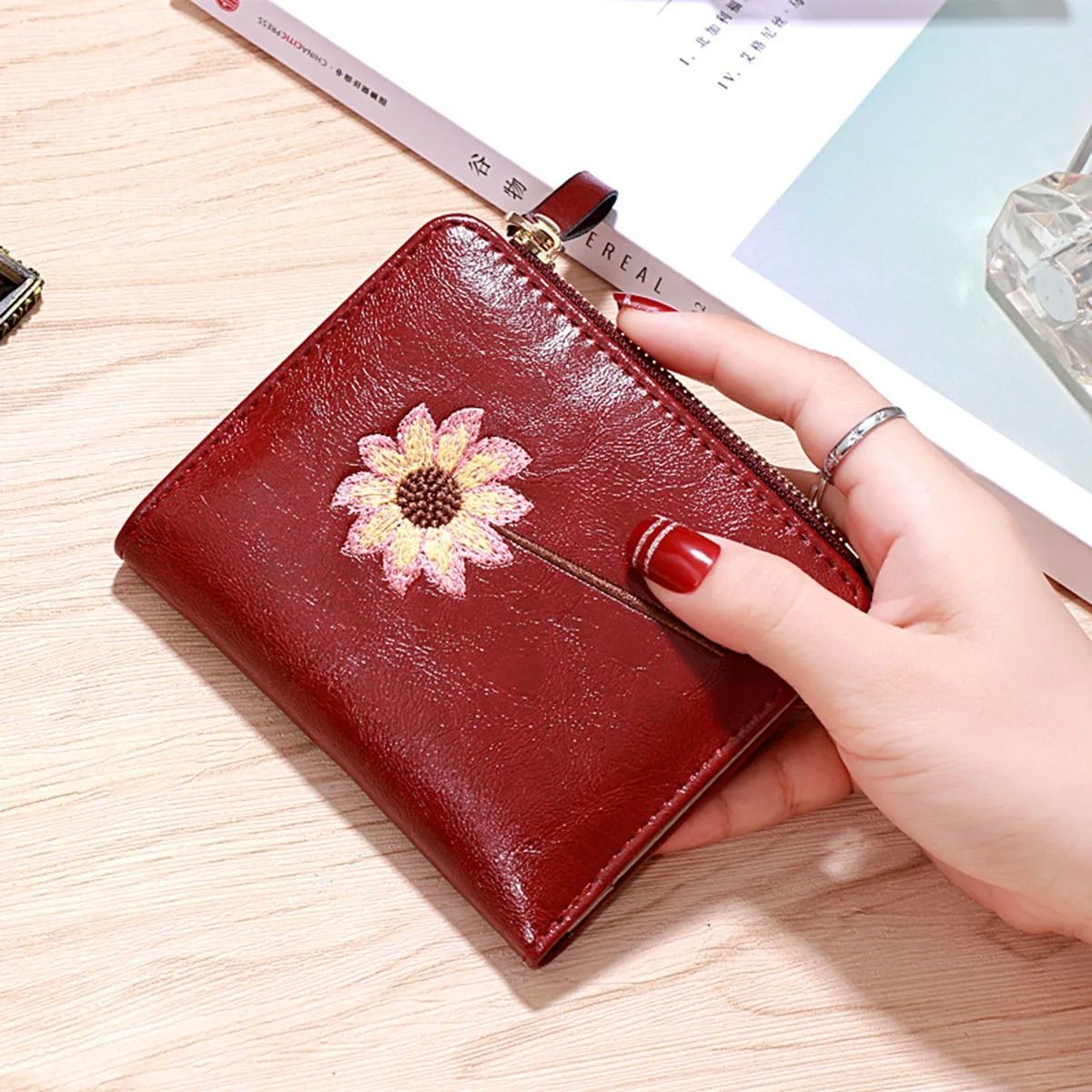 Vintage Red Floral Short Wallet with Coin and Card Storage
