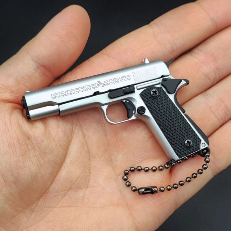 GoldStrike M1911 Miniature Keychain with Alloy Collector Model Detail