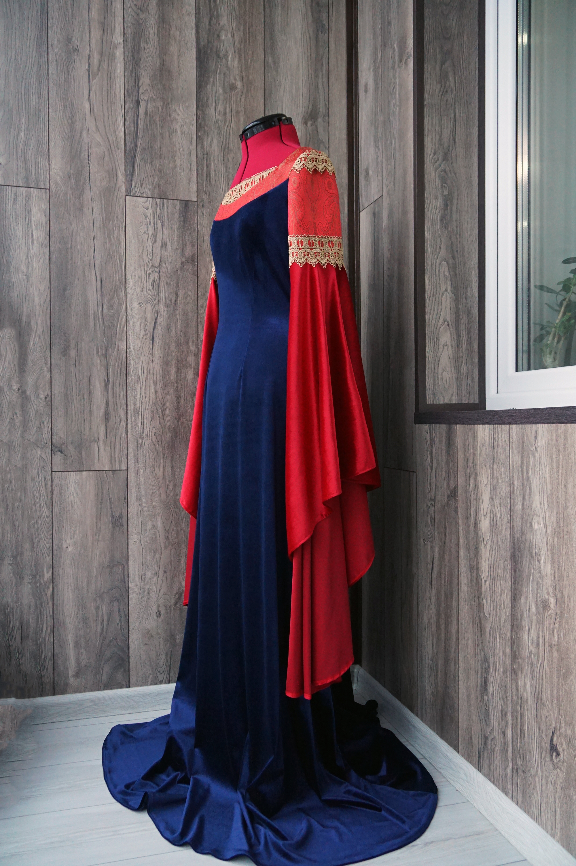 Lotr Arwen Blood Red Dress Arwen's Velvet Red And Blue Dress~ Lord