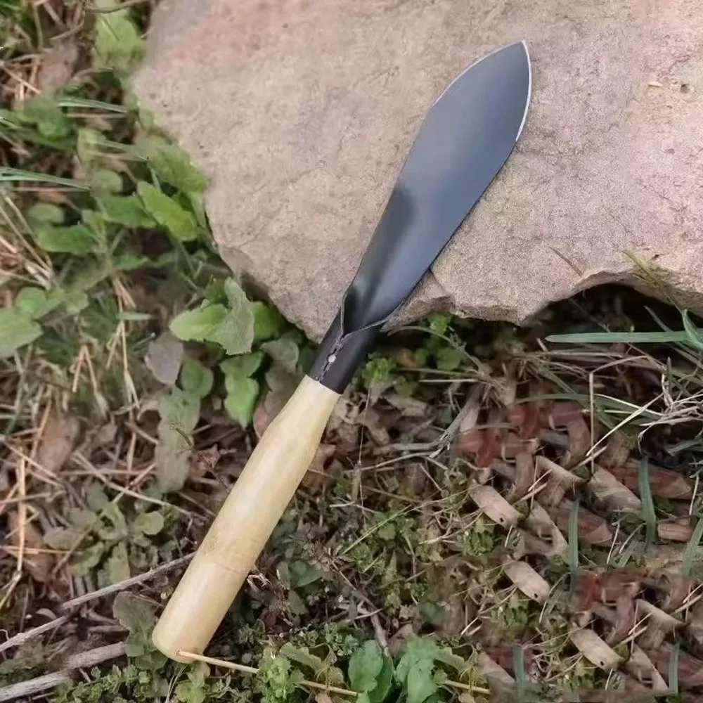 Garden Shovel for Planting Flowers Weeding and Loosening Soil with Sturdy Iron Hoe for Wild Vegetables Harvesting